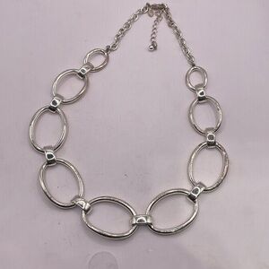 Collar necklace